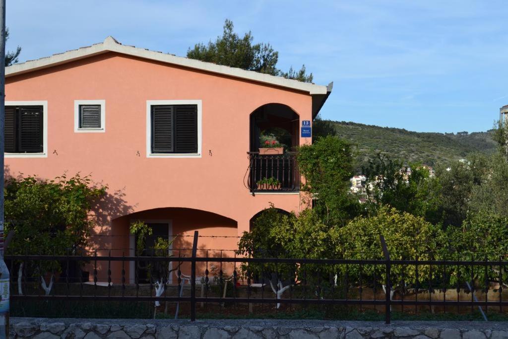 Apartments Ivanka Trogir Exterior foto